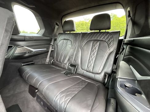 Used 2021 BMW X7 M50i AWD/4WD image 26