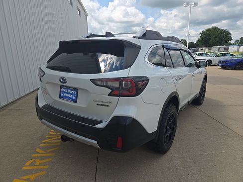Used 2022 Subaru Outback Touring AWD/4WD image 6
