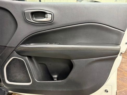 Used 2018 Jeep Compass Limited image 21