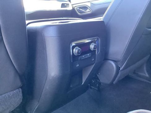 Used 2023 GMC Yukon SLT AWD/4WD image 26