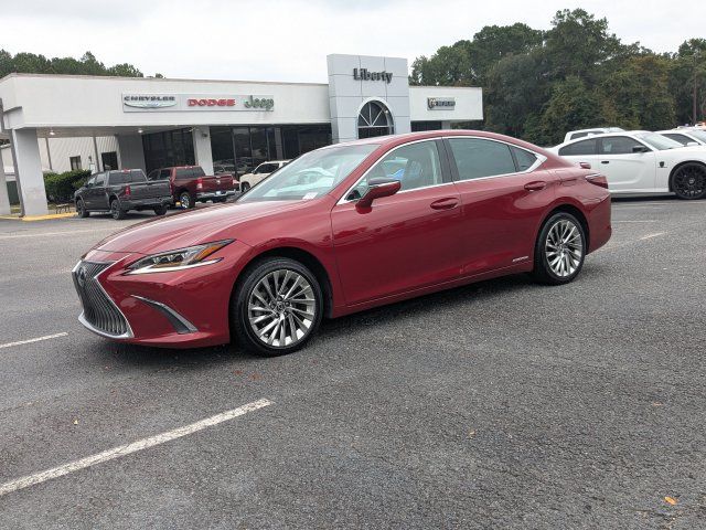 Used 2021 Lexus ES 300h Ultra Luxury w/ Accessory Package 2 FWD image 9