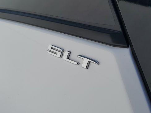 Used 2023 GMC Terrain SLT w/ LPO, Floor Liner Package AWD/4WD image 8