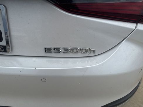 Used 2024 Lexus ES 300h w/ Technology Package image 32