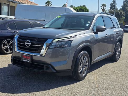 Used 2024 Nissan Pathfinder SV FWD image 10