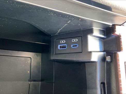 Used 2023 Toyota Sienna LE image 39