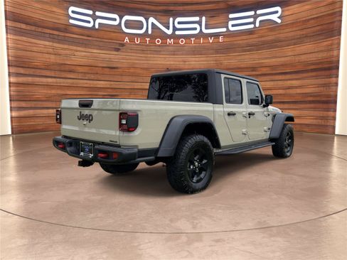 Used 2022 Jeep Gladiator Rubicon w/ LED Lighting Group AWD/4WD image 7