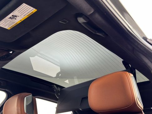 Used 2023 BMW i7 xDrive60 image 9