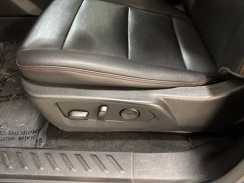 Used 2023 Chevrolet Colorado Z71 w/ Z71 Convenience Package 2 image 16