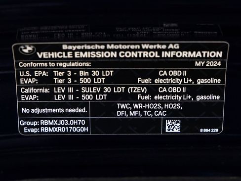 Certified 2024 BMW X5 xDrive50e w/ Premium Package AWD/4WD image 36