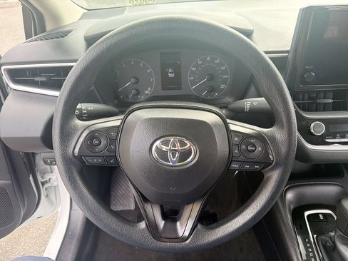 Used 2024 Toyota Corolla LE FWD image 11