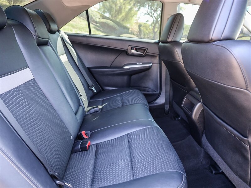 Used 2014 Toyota Camry SE FWD image 18