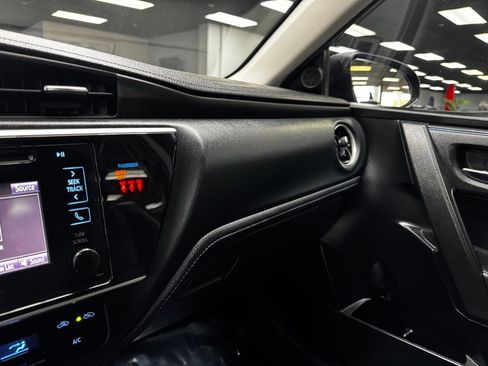 Used 2018 Toyota Corolla SE w/ Body Protection Package FWD image 27