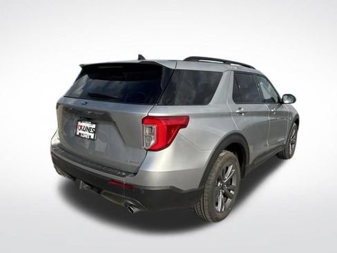 Used 2023 Ford Explorer XLT w/ Equipment Group 202A AWD/4WD image 11