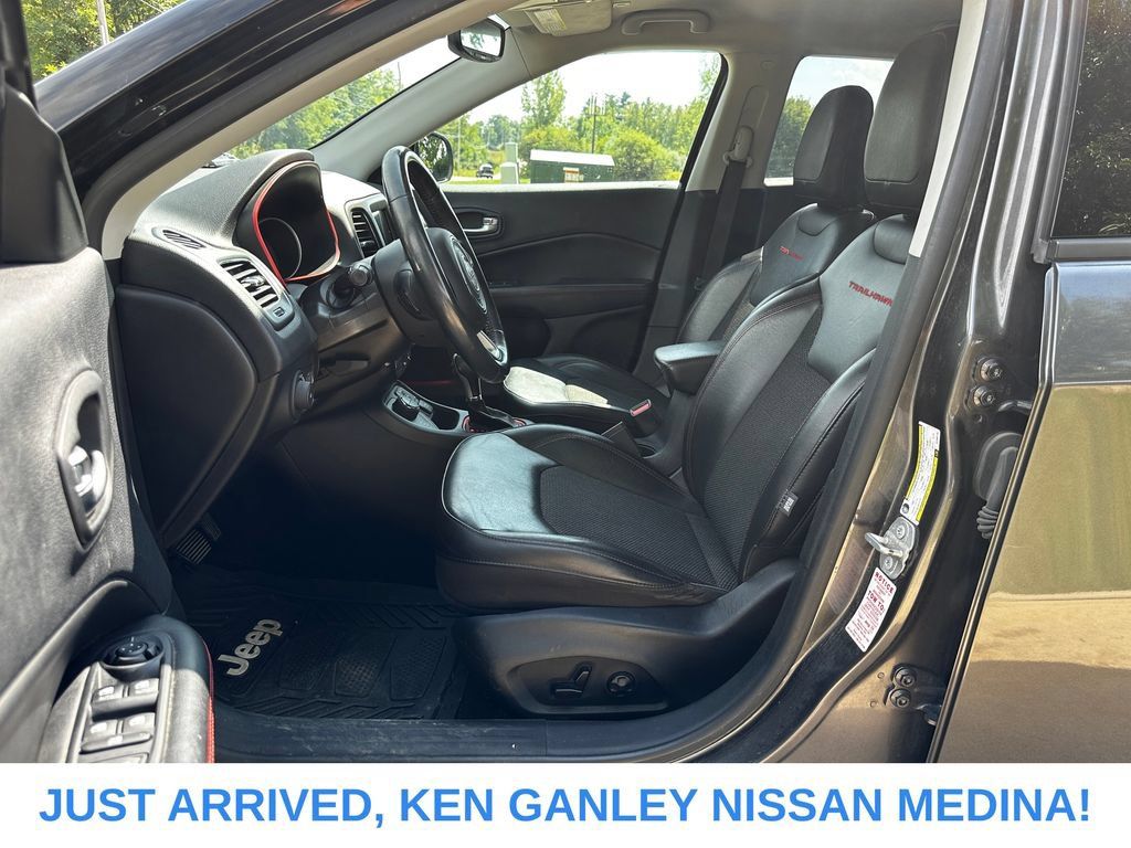Used 2019 Jeep Compass Trailhawk w/ Popular Equipment Group AWD/4WD image 13