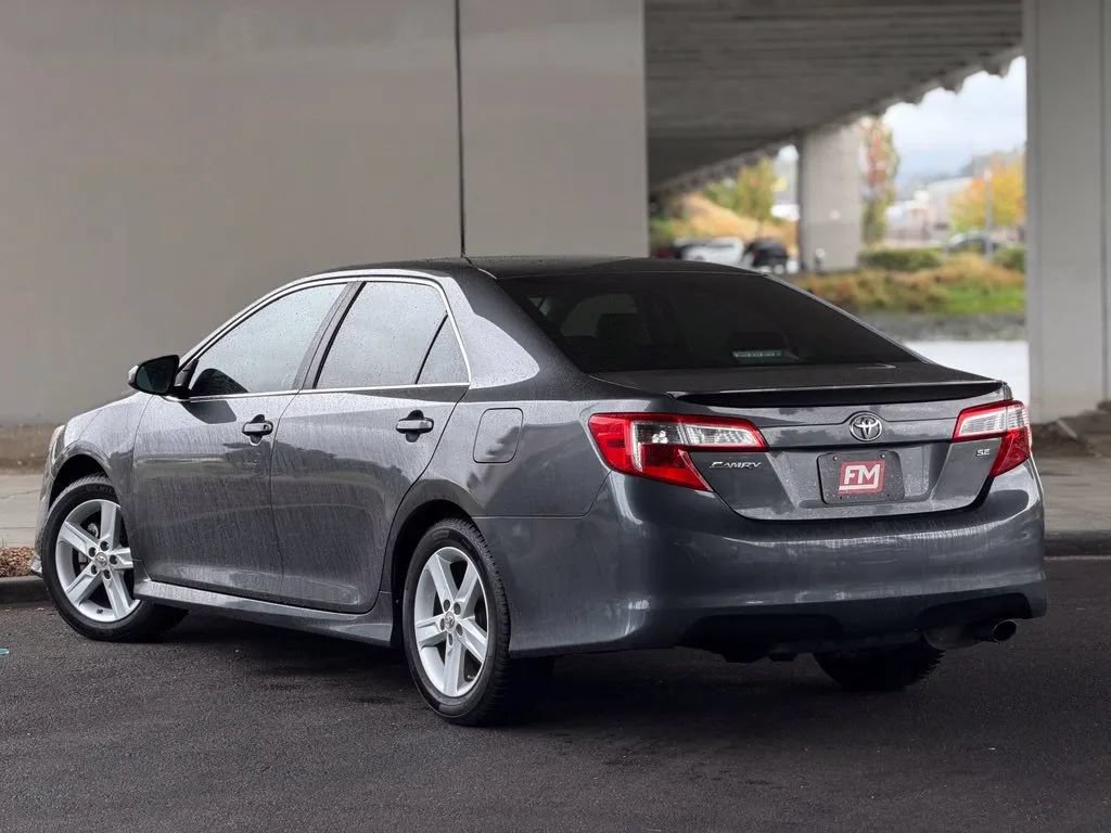 Used 2012 Toyota Camry SE FWD image 5