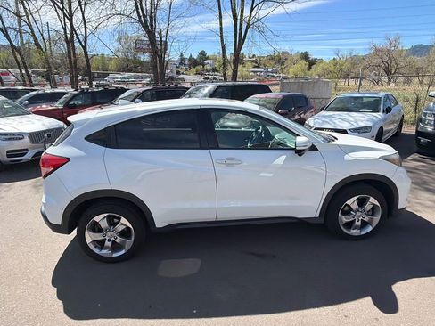 Used 2016 Honda HR-V EX image 8