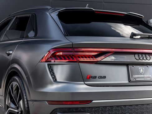 Used 2021 Audi RS Q8 w/ Carbon Optic Package AWD/4WD image 12