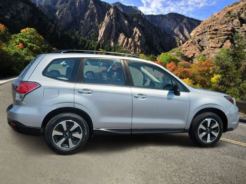 Used 2018 Subaru Forester 2.5i w/ Alloy Wheel Package AWD/4WD image 2