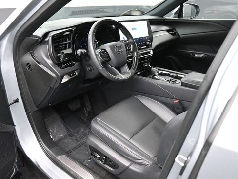 Used 2023 Lexus RX 350 Premium image 2