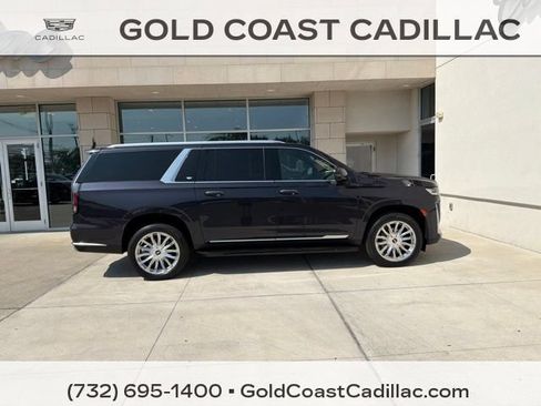 Used 2023 Cadillac Escalade ESV Premium Luxury AWD/4WD image 4