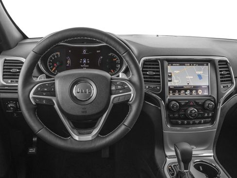 Used 2017 Jeep Grand Cherokee Limited w/ Luxury Group II AWD/4WD image 4
