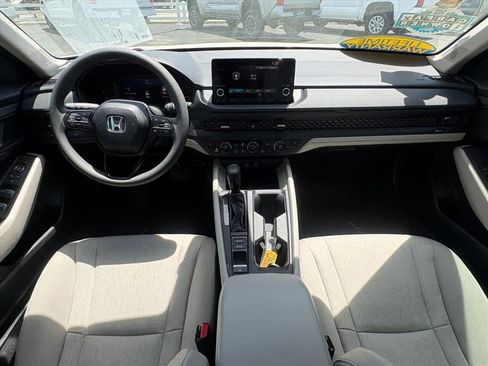 Used 2025 Honda Accord SE image 12