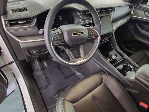 Used 2024 Jeep Grand Cherokee L Limited image 11