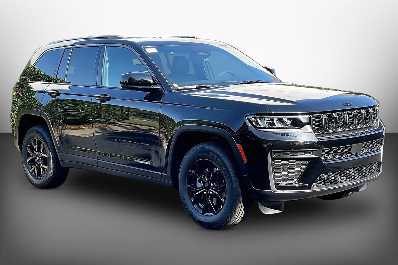 New 2026 Jeep Grand Cherokee Altitude AWD/4WD image 2