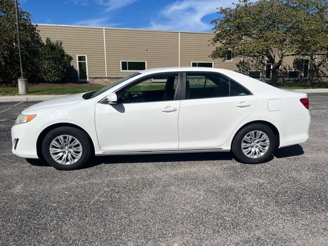 Used 2012 Toyota Camry LE FWD image 3