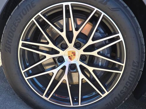 Certified 2026 Porsche Cayenne AWD/4WD image 42