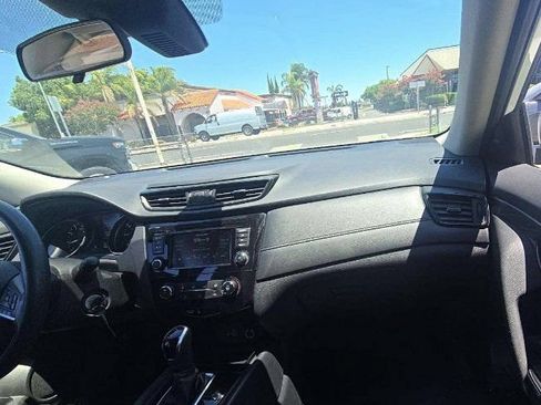 Used 2020 Nissan Rogue S AWD/4WD image 13