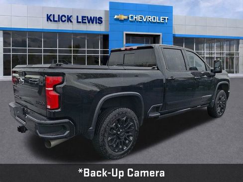 Used 2025 Chevrolet Silverado 2500 High Country w/ Midnight Edition AWD/4WD image 8