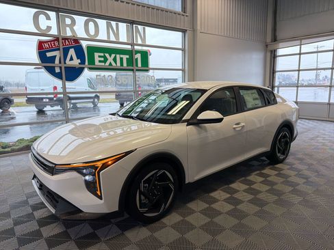 New 2026 Kia K4 EX image 3