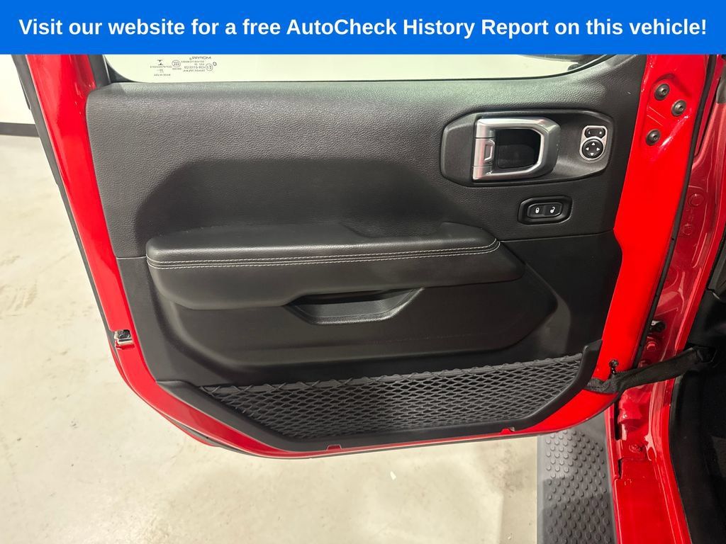 Used 2021 Jeep Wrangler Unlimited Sahara w/ Uconnect 4C Nav & Sound Group AWD/4WD image 16
