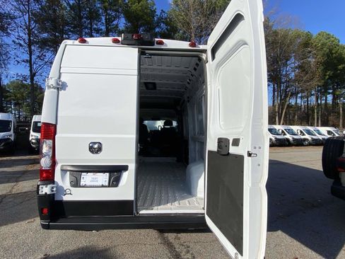 Used 2025 RAM ProMaster 2500 w/ Convenience Group image 40