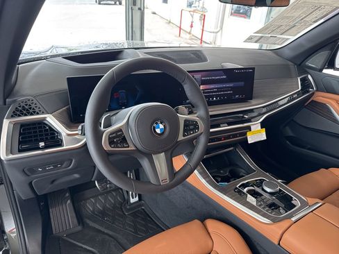 New 2026 BMW X5 xDrive40i w/ M Sport Package AWD/4WD image 18