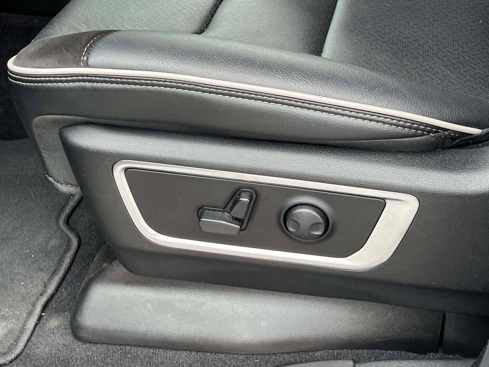 Used 2026 RAM 1500 Laramie AWD/4WD image 27