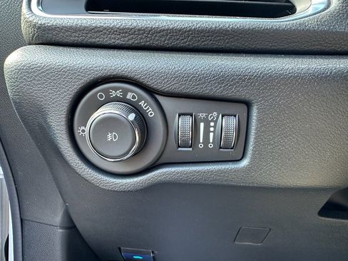 New 2026 Chrysler Pacifica Limited w/ S Appearance Package AWD/4WD image 15