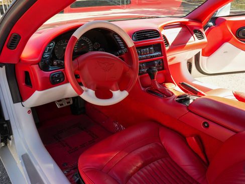 Used 2003 Chevrolet Corvette Convertible w/ Preferred Equipment Group1 image 23