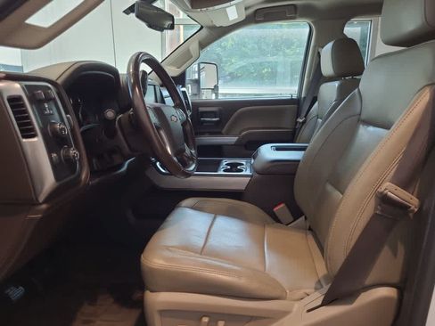 Used 2019 Chevrolet Silverado 2500 LTZ w/ Vortec Plus Package AWD/4WD image 13