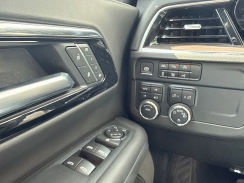 Used 2025 Chevrolet Tahoe LT AWD/4WD image 18