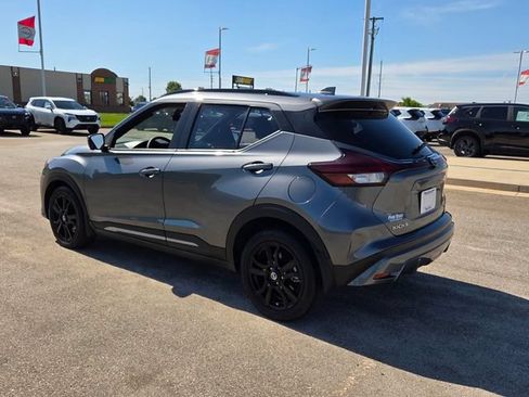 Used 2024 Nissan Kicks SR w/ Interior Electronics Package FWD image 9