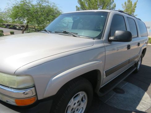Used 2004 Chevrolet Suburban LS w/ Preferred Equipment Group AWD/4WD image 8