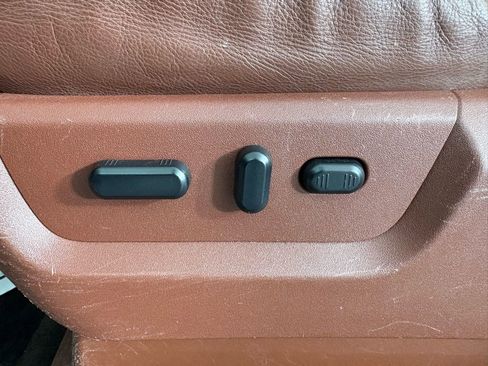 Used 2014 Ford F250 King Ranch w/ King Ranch w/Chrome Package image 13