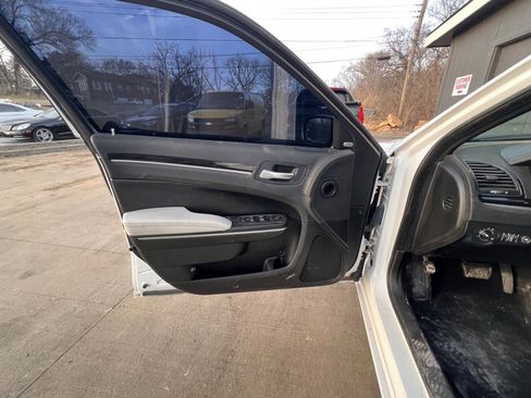 Used 2021 Chrysler 300 S image 10