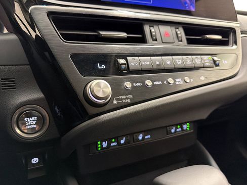 Certified 2024 Lexus ES 350 w/ Premium Package image 33