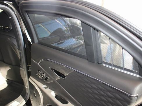 Used 2022 Bentley Flying Spur V8 image 26