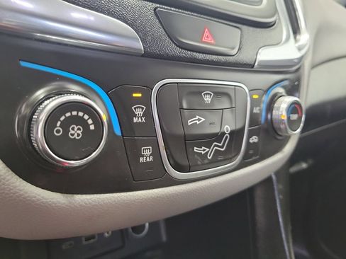 Used 2020 Chevrolet Equinox LT FWD image 29