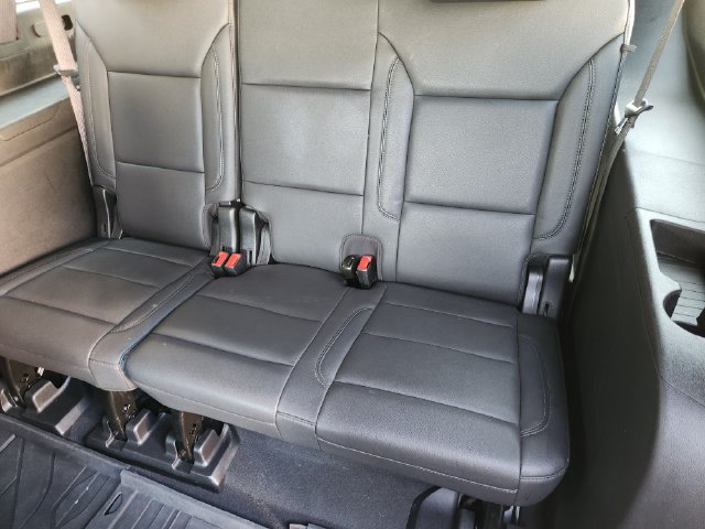 Used 2022 Chevrolet Suburban Z71 w/ Luxury Package AWD/4WD image 33