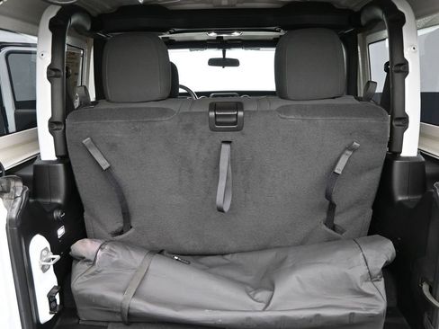 Used 2023 Jeep Wrangler Sport image 27